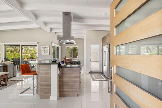 Building Photo - 73409 Little Bend Trail