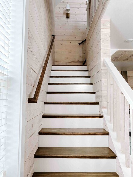 Building Photo - 2023 Loretta Parker Lane, Cottage A