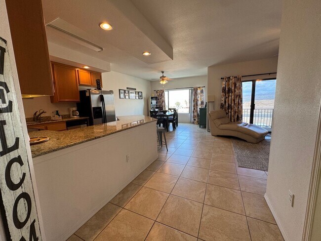 Building Photo - SHORT TERM FULLY FURNISHED 3BD/3BA TOWNHOUSE