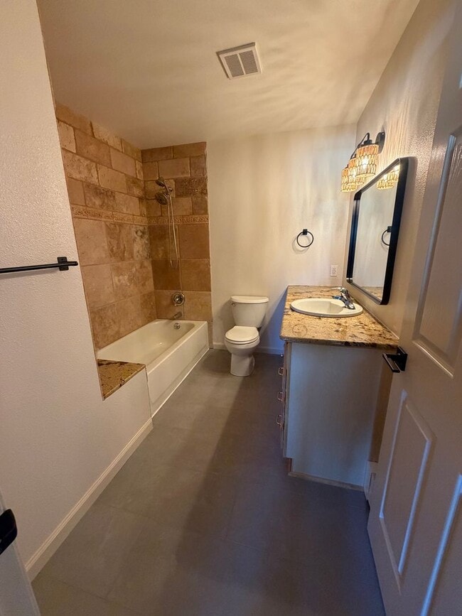 Building Photo - 509 Sonoma St