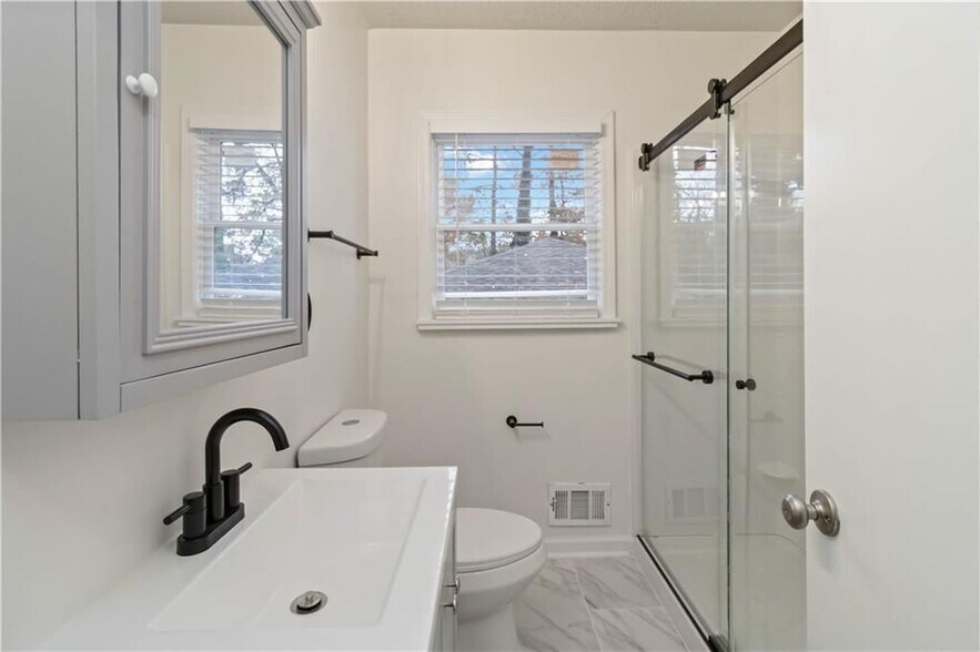 Building Photo - 3035 McLendon Cir NW