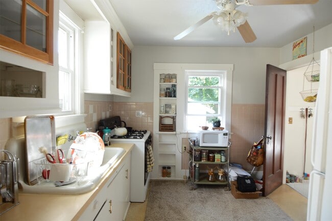 Building Photo - 1695 South Ave