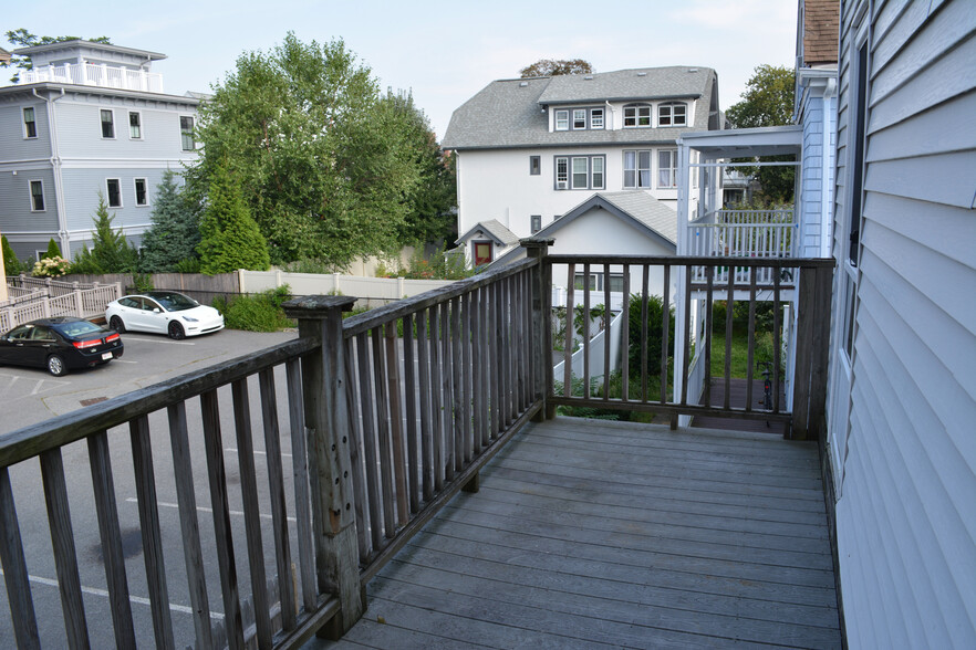 Deck - 63 Freeman St
