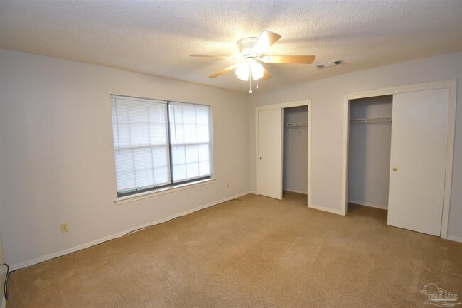 Building Photo - 7061 Heather Oaks Dr