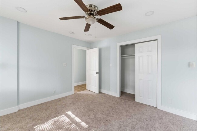 Building Photo - 3923 Hickok Ln