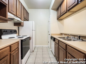 Building Photo - 530 Dukeway Dr