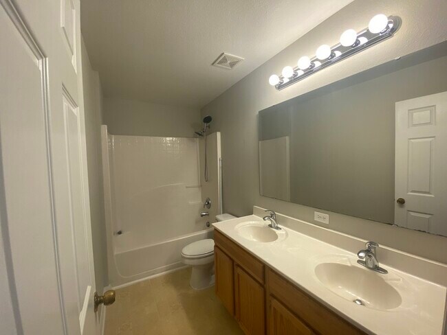 Building Photo - 4821 Preserve Blvd