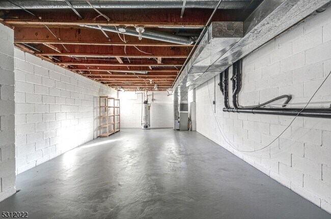 Building Photo - 184 Aster Ct