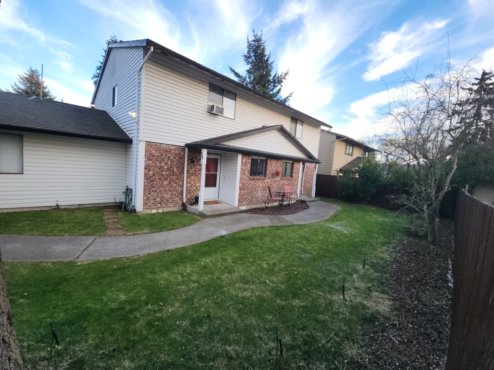 Building Photo - 38 NE 143rd Ave