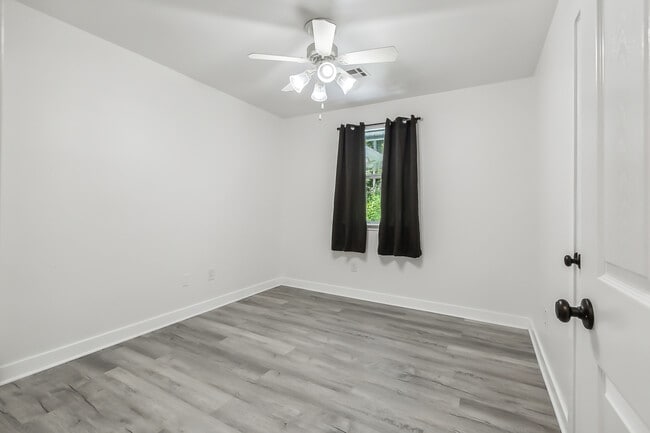 Building Photo - 23201 LA-1088