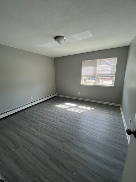 Building Photo - 116 Sherbrooke Ave