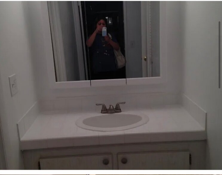 Building Photo - 12009 Poinciana Blvd