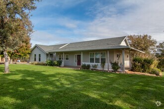 Building Photo - 3.5 Cottonwood Acres!