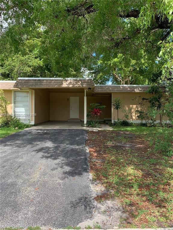 Building Photo - 7911 NW 75th Ave