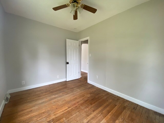 Building Photo - 1539 56th St