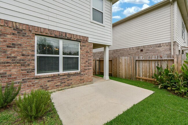 Building Photo - 11911 Brantley Haven Dr