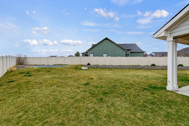 Building Photo - 2110 S Herron Dr