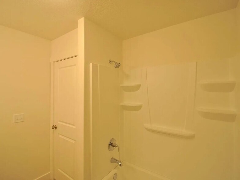 Building Photo - 2333 N 3900 W