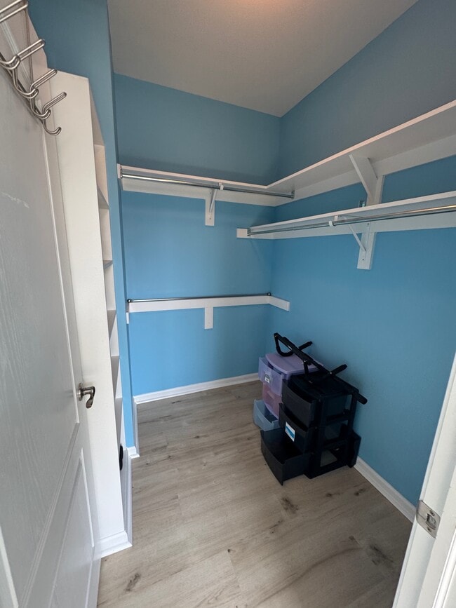 Building Photo - 1307 Emsworth Dr