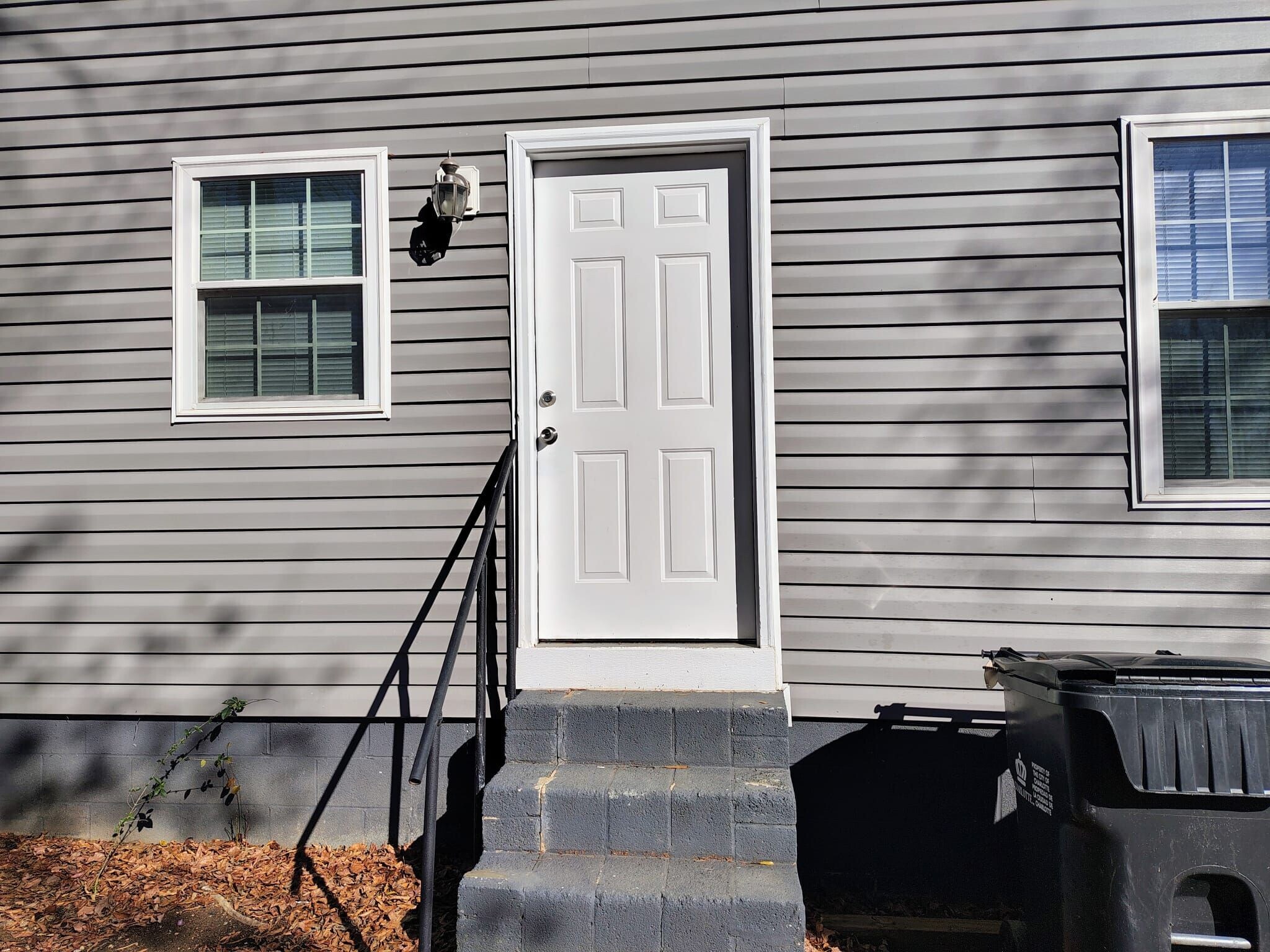 Building Photo - Room in House on Glory St