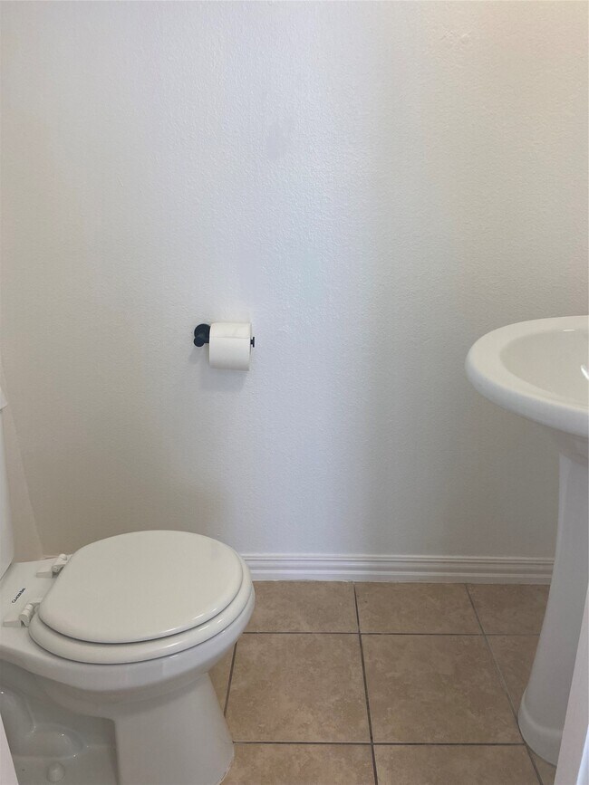 Building Photo - 3304 Twp Grove Ln