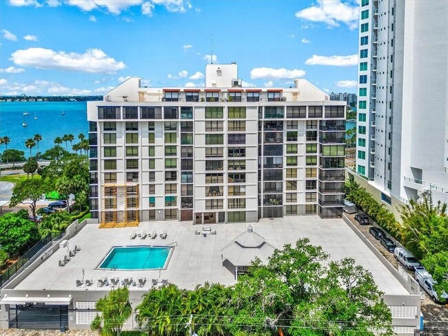 Building Photo - 707 S Gulfstream Ave