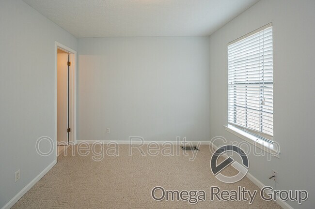 Building Photo - 6616 E Aberdeen Dr
