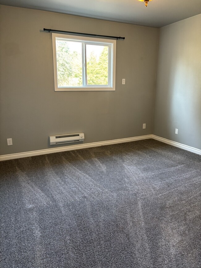 Building Photo - 3831 Duplex Ct SE