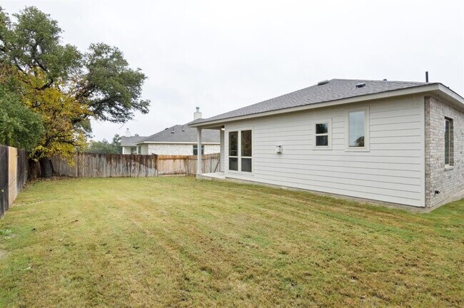 Building Photo - 200 Castlefields St