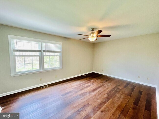 Building Photo - 2125 Aquia Dr
