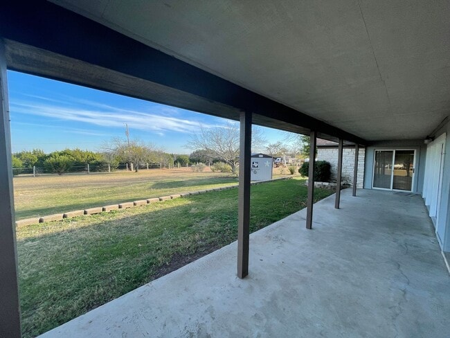 Building Photo - 552 Lawson Ln