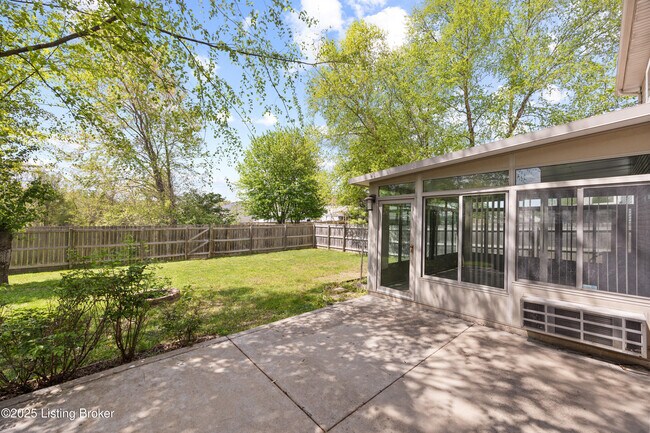 Building Photo - 6606 Timberbend Dr