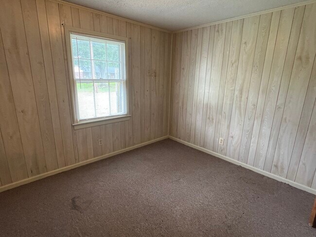 Building Photo - 2208 Candlewood Dr SW