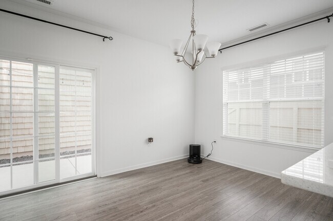 Building Photo - 2040 Canning Pl