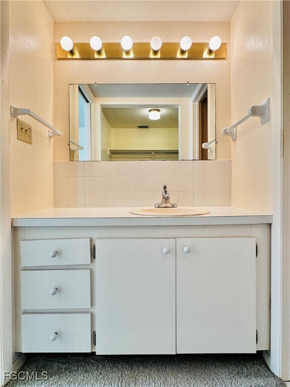 Building Photo - 2264 Winkler Ave