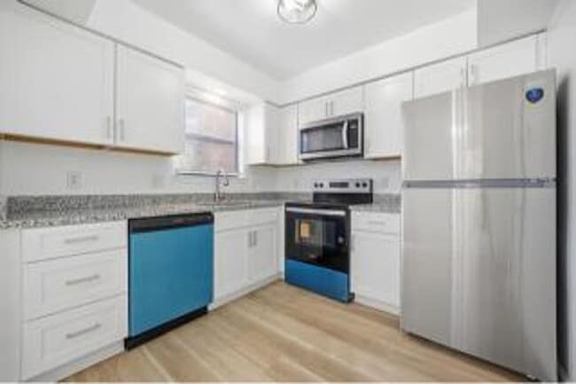 Building Photo - Call Sabrina Thomas at 757=767-0767 for more information