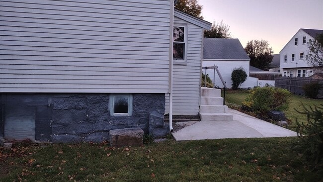 Building Photo - 11 Jackson St