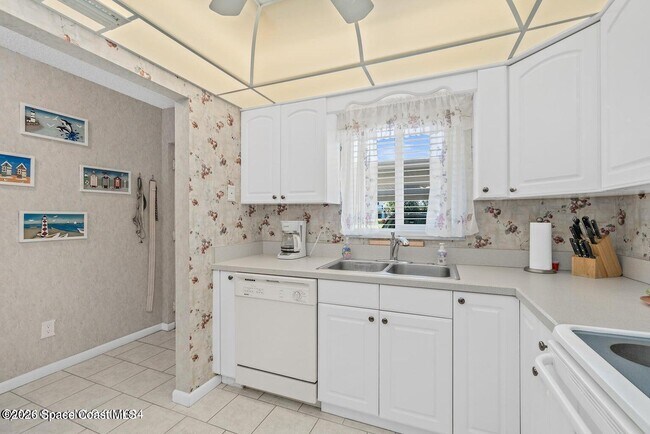 Building Photo - 201 St Lucie Ln