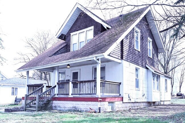 Building Photo - 991 Diana Ave