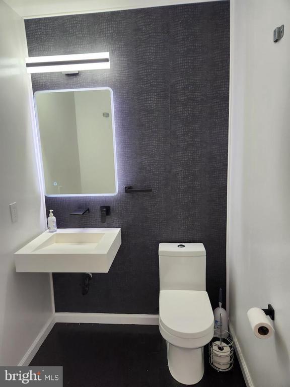 Building Photo - 12825 Town Center Way