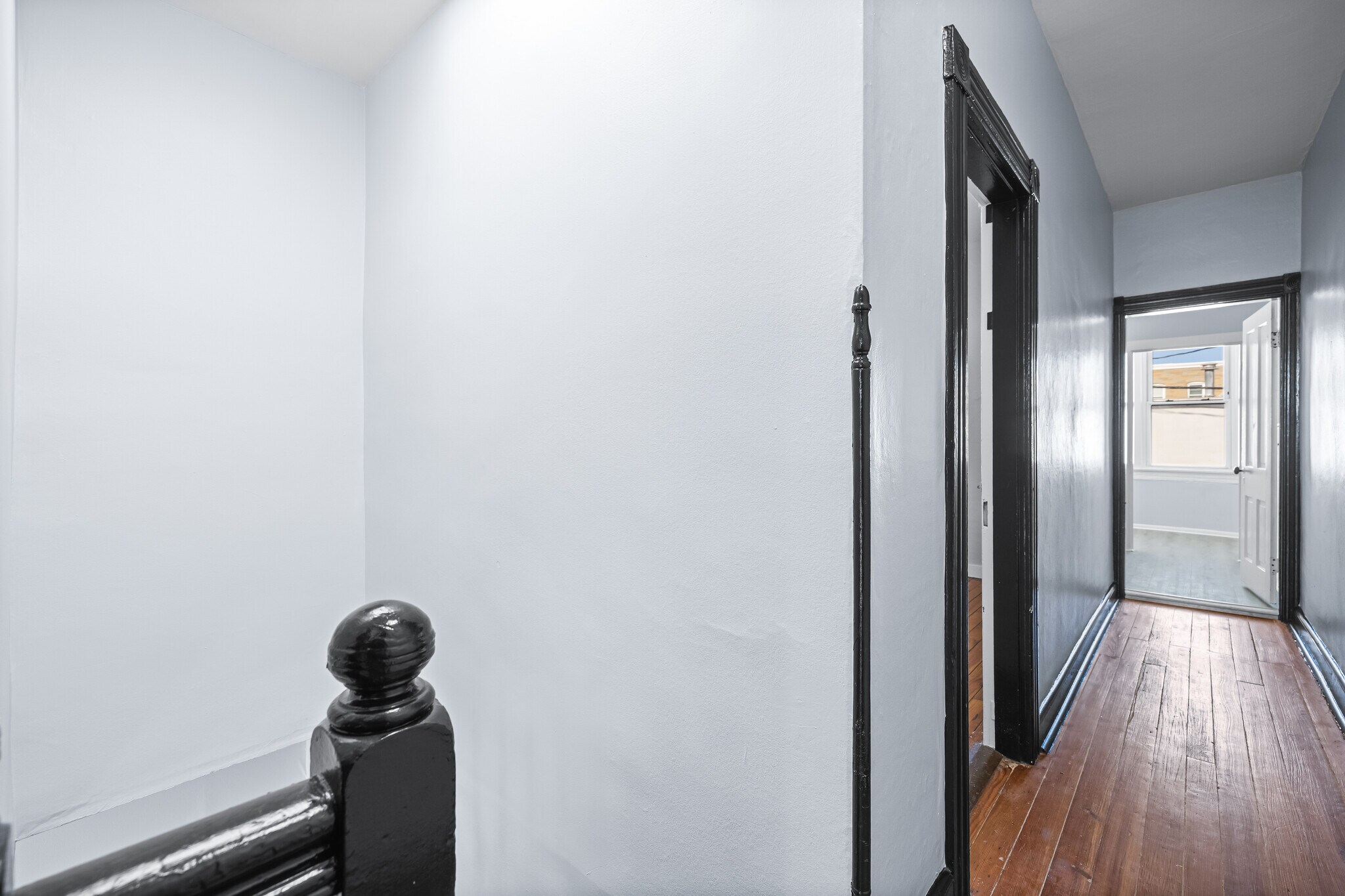 Building Photo - 450 W 23rd St