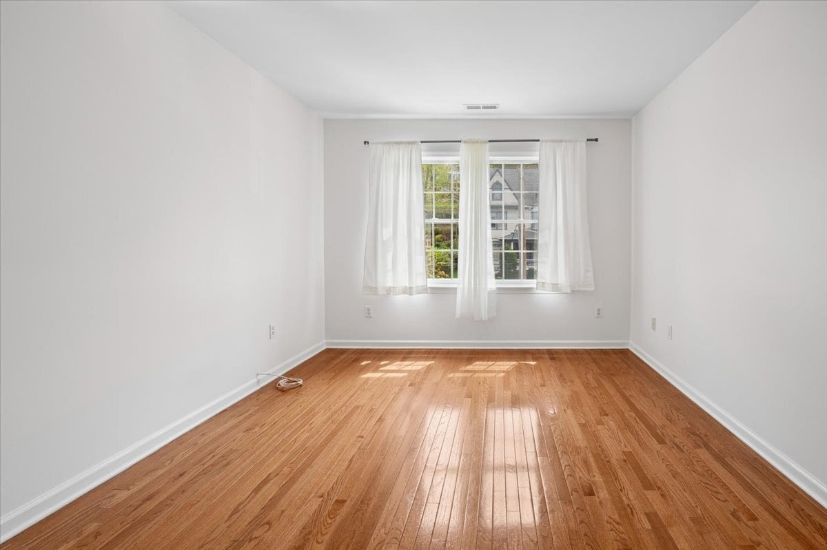 Building Photo - 727 Warburton Ave