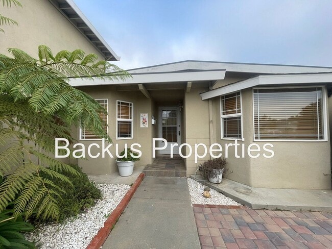 Building Photo - Wonderful home in North Salinas Four bedroom with pool