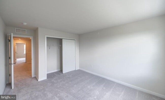 Building Photo - 715 Platinum Dr