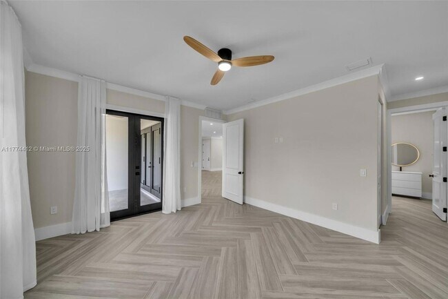 Building Photo - 3600 NE 9th Pl