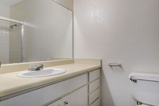 Building Photo - 6750 Del Rey Ave