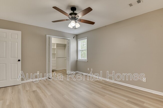 Building Photo - 454 Windtree Pl