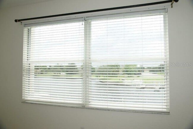 Building Photo - 268 Lewis Cir