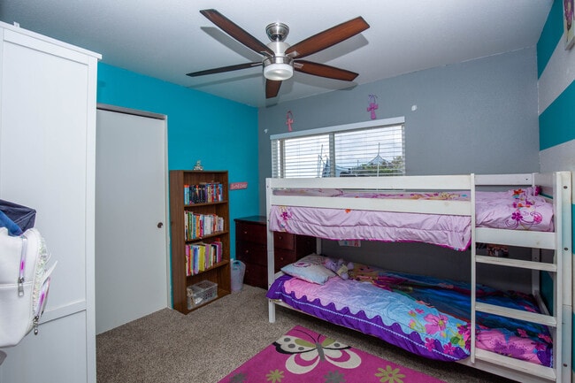 Building Photo - Ocean, Mountains & Sunset Views - 27 PV Pa...
