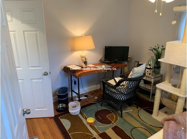 Building Photo - 53 Gale St